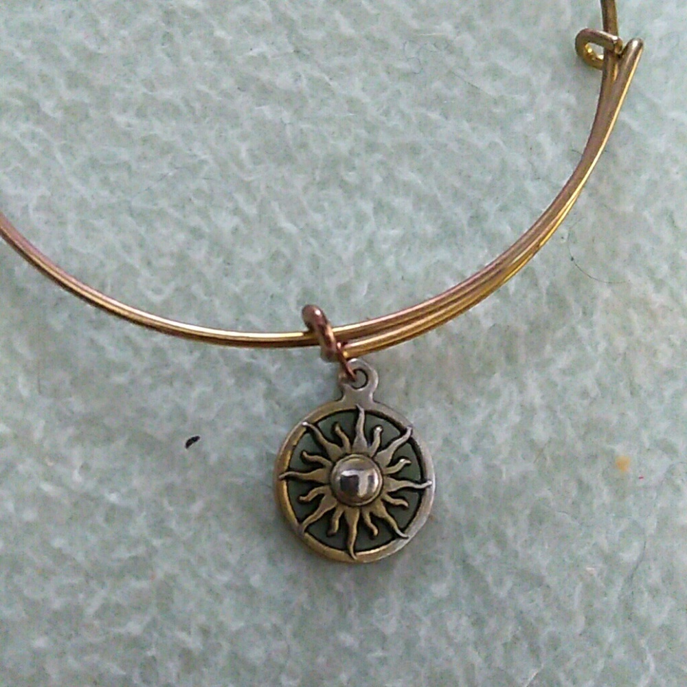 Bracelets - Picture 4 of 4